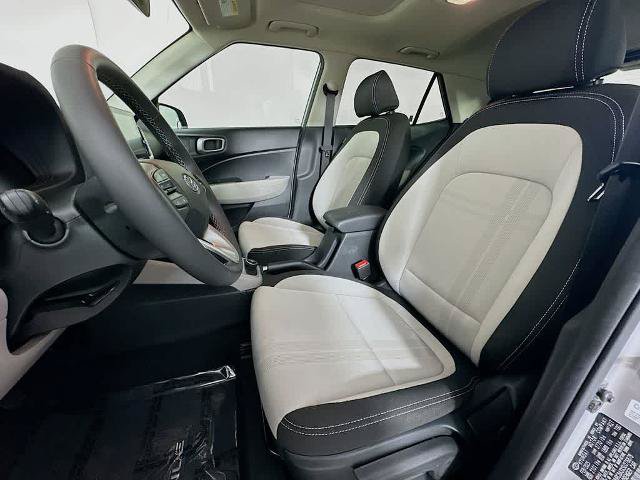 Used 2025 Hyundai Venue SEL FWD image 12