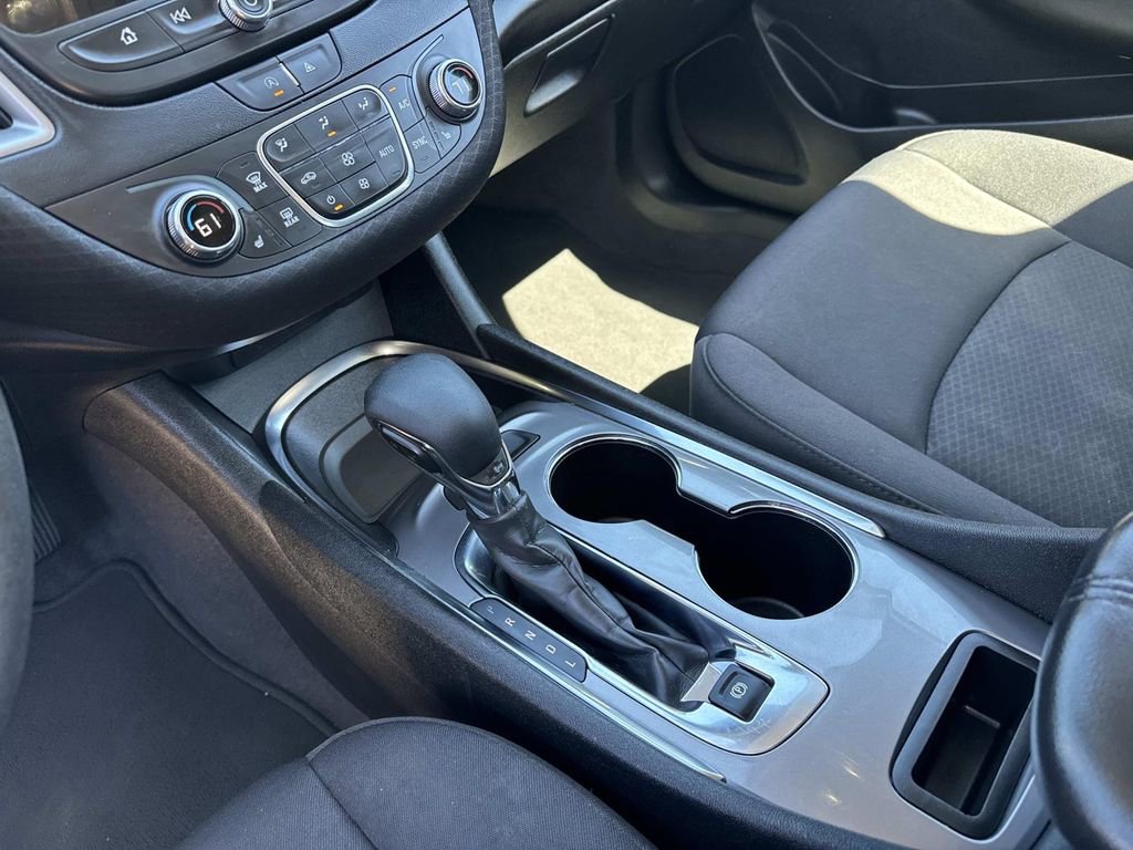 Used 2023 Chevrolet Malibu LT image 28