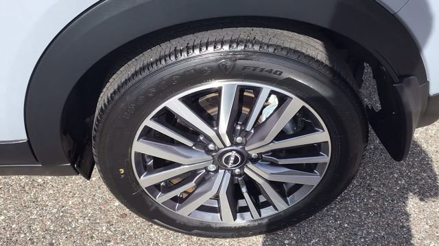 Used 2024 Nissan Kicks SV image 11