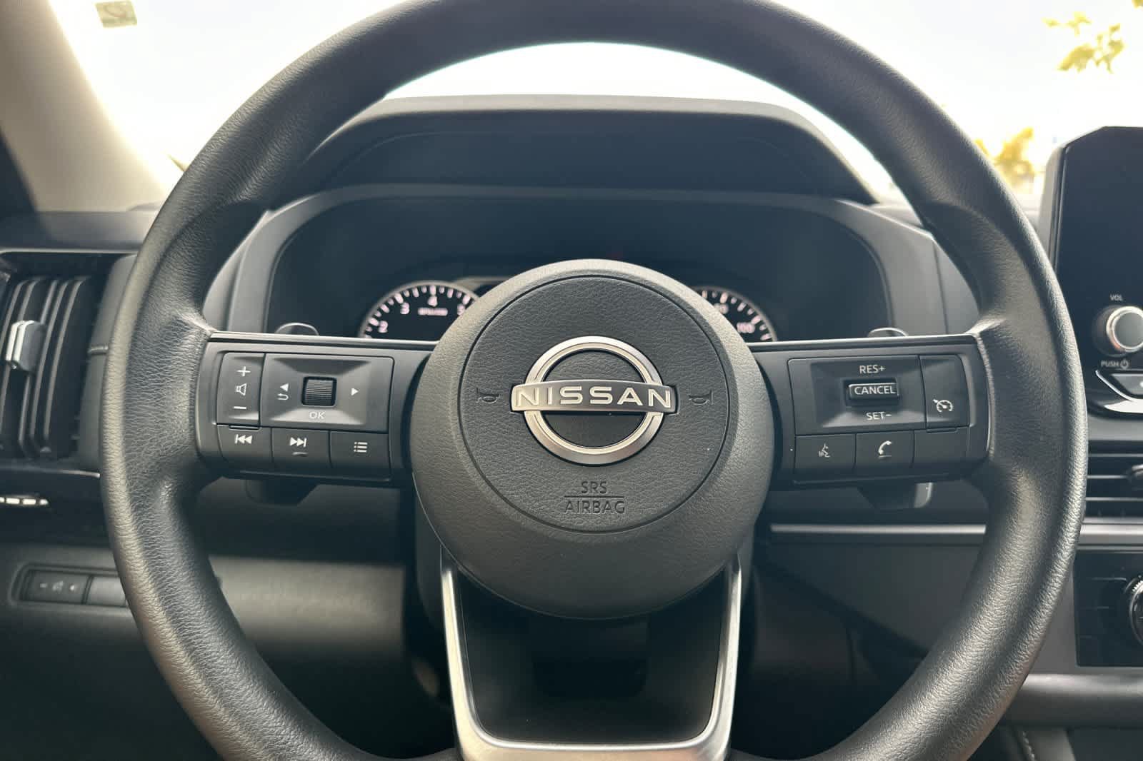 Used 2025 Nissan Pathfinder S FWD image 24
