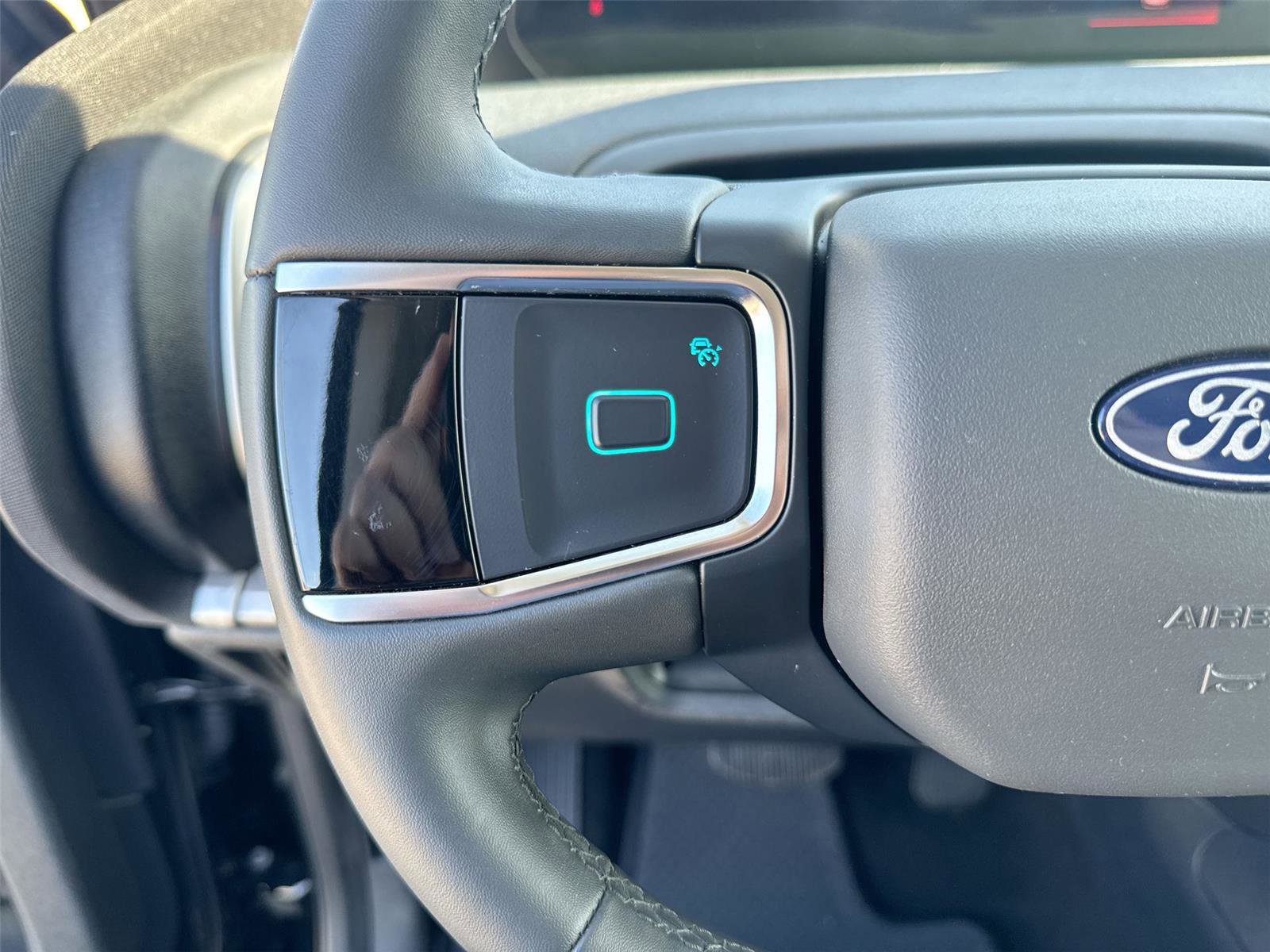 Certified 2025 Ford Expedition Active image 9