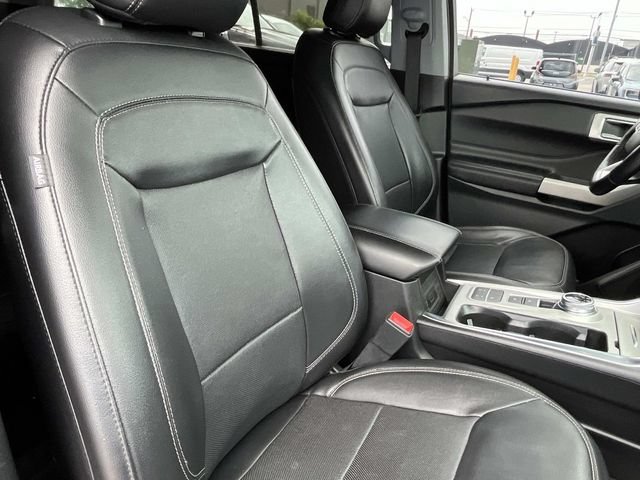 Certified 2023 Ford Explorer Limited w/ Equipment Group 301A RWD image 31