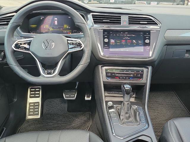 Used 2024 Volkswagen Tiguan SE R-Line w/ MDO Package, Three-Row FWD image 10