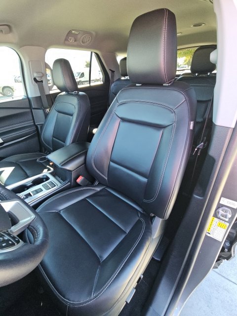 Certified 2021 Ford Explorer XLT w/ Equipment Group 202A RWD image 14