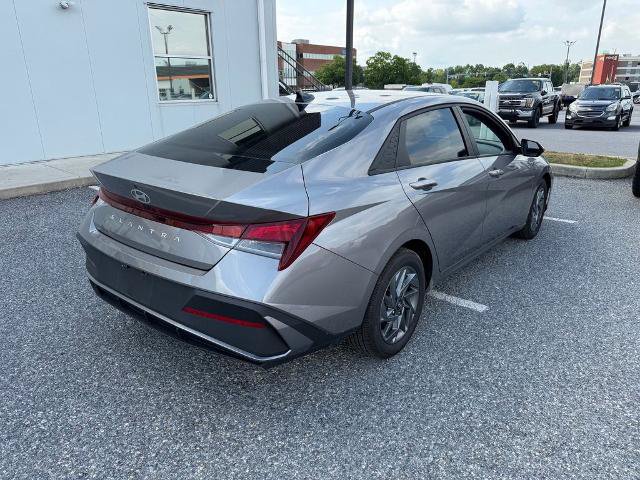 Used 2024 Hyundai Elantra SEL FWD image 8