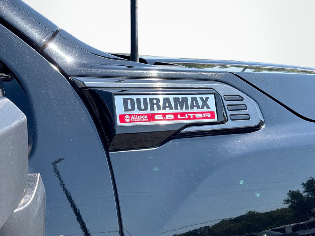 Used 2024 GMC Sierra 2500 AT4 w/ Technology Package AWD/4WD image 12