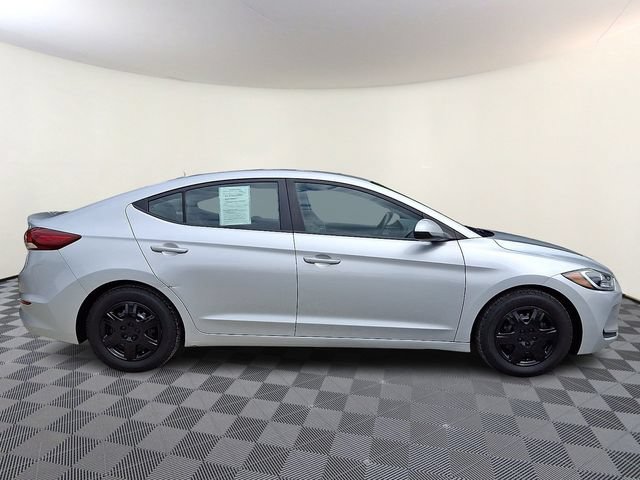 Used 2017 Hyundai Elantra SE w/ Cargo Package FWD image 8