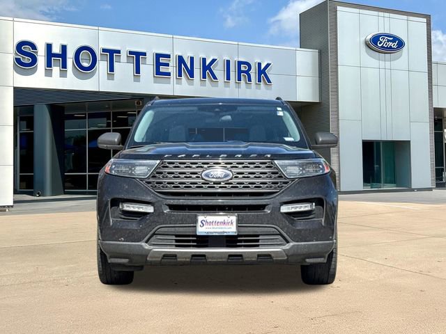 Certified 2021 Ford Explorer XLT w/ Equipment Group 202A RWD image 2