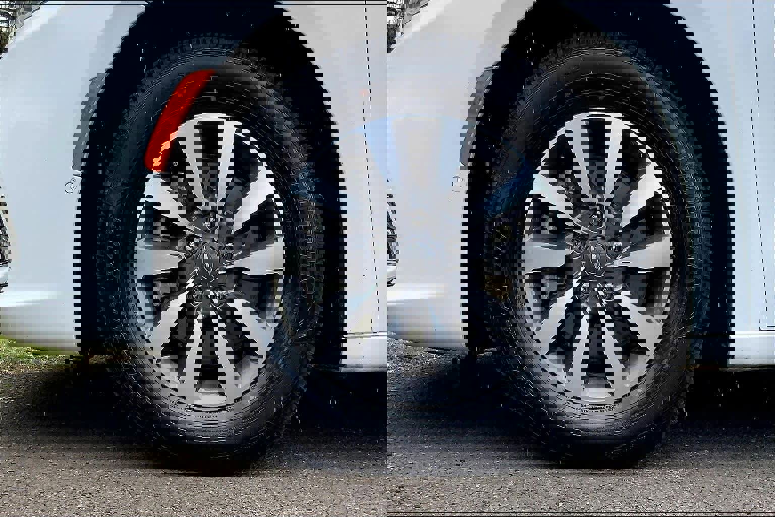 Used 2021 Chrysler Pacifica Touring-L image 10