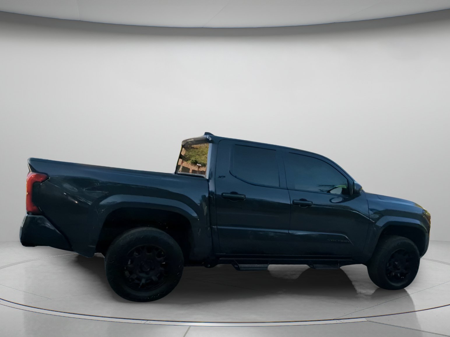 Used 2025 Toyota Tacoma SR5 AWD/4WD image 30