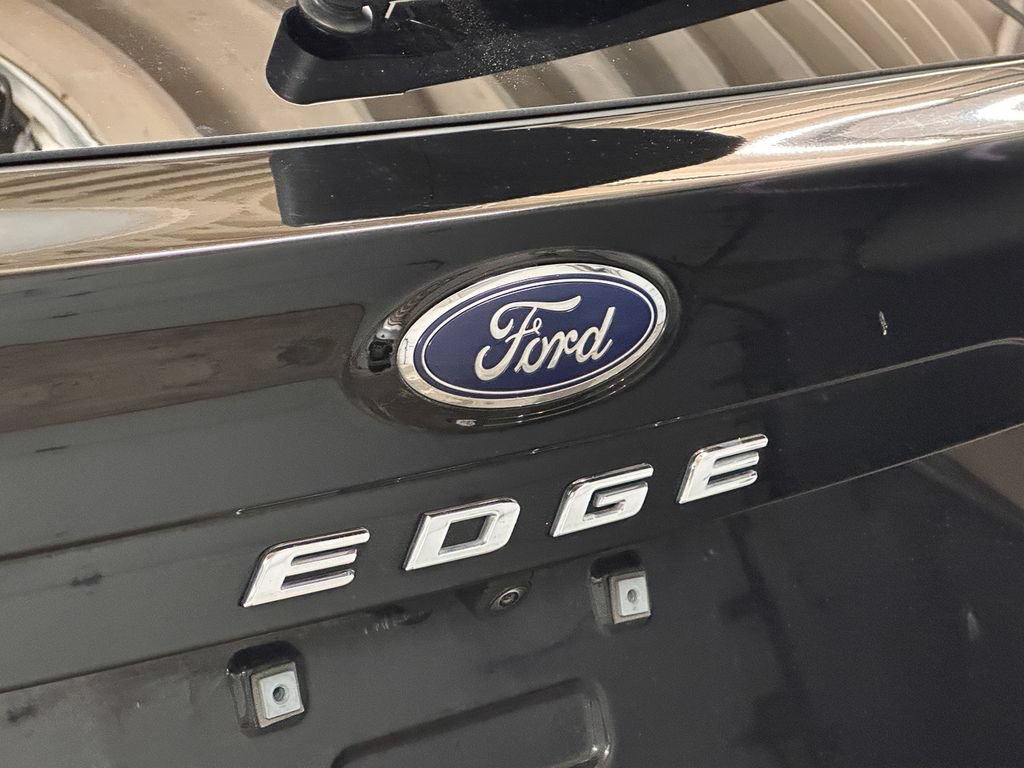 Certified 2024 Ford Edge Titanium AWD/4WD image 16