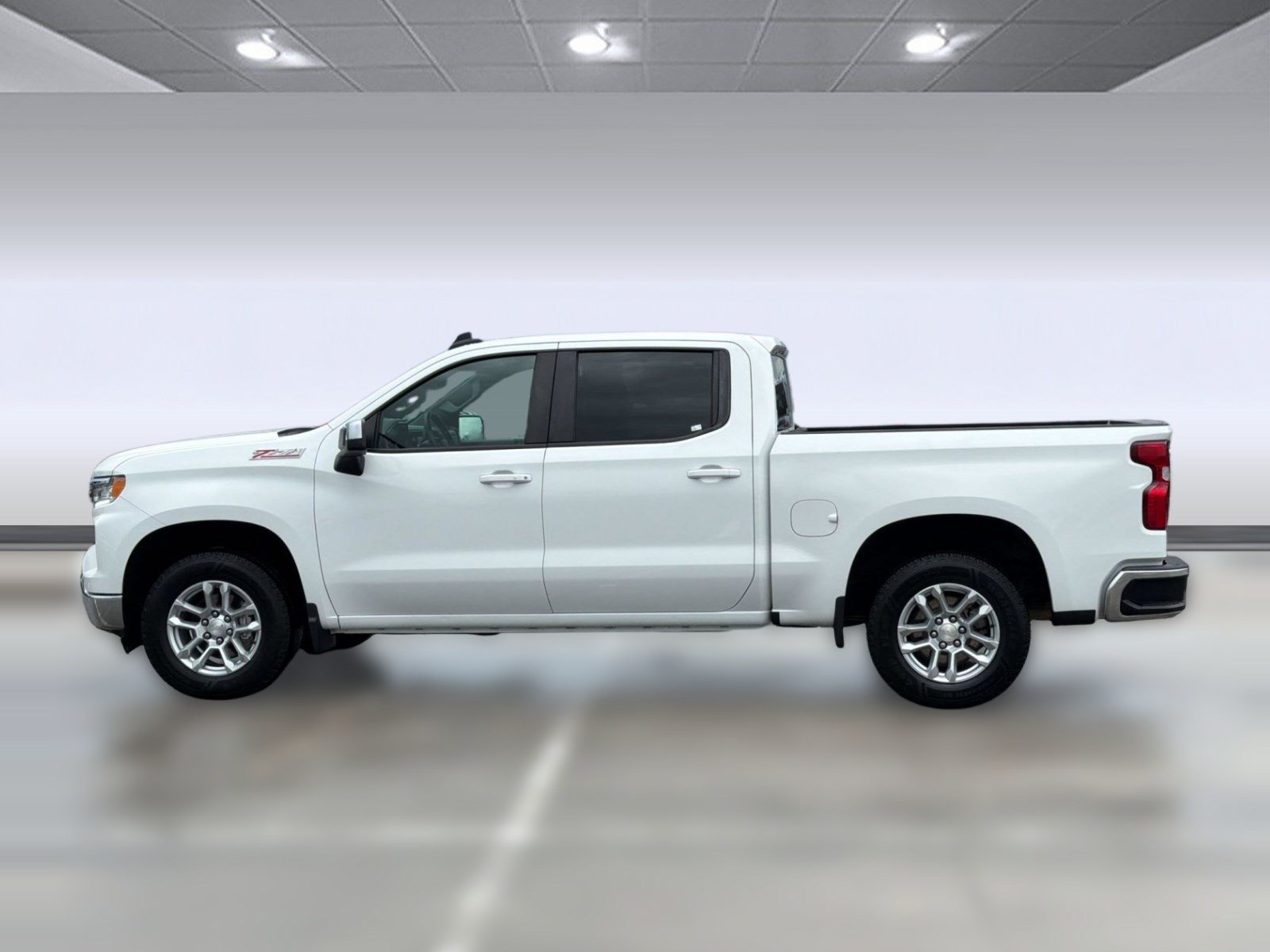 Used 2023 Chevrolet Silverado 1500 LT AWD/4WD image 2