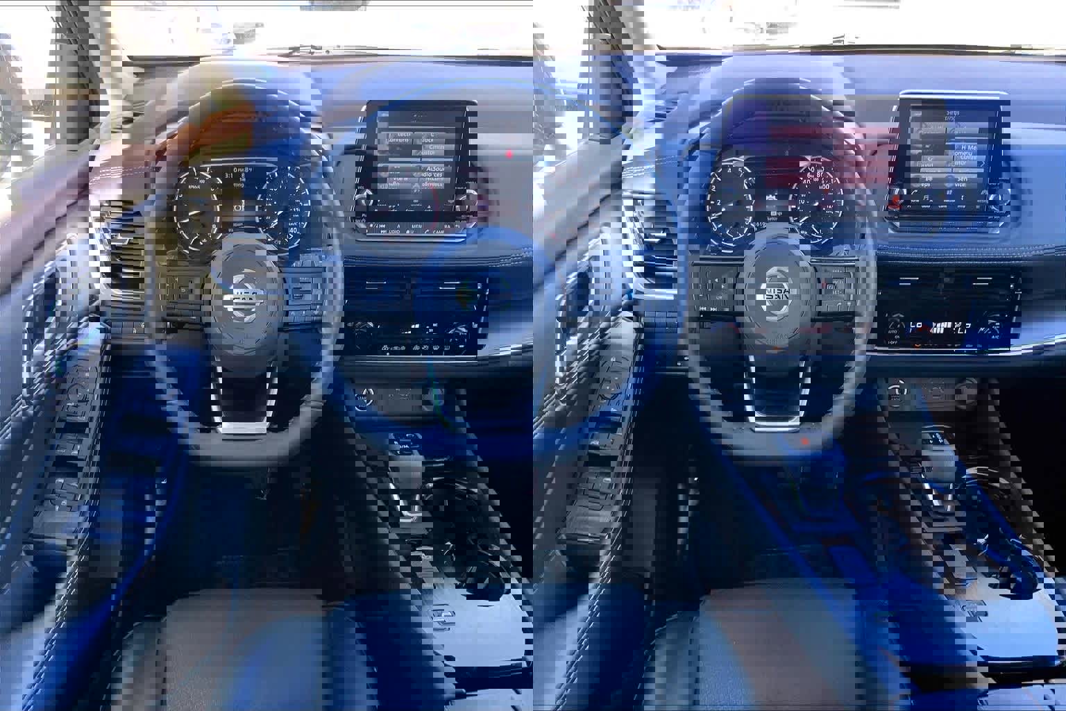 Used 2021 Nissan Rogue SV w/ Premium Package image 14