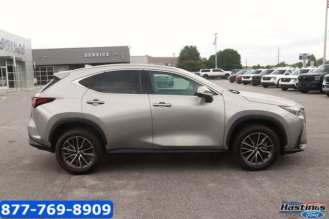 Used 2022 Lexus NX 250 FWD image 4