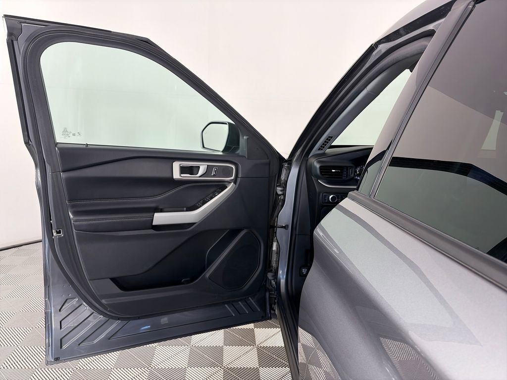 Certified 2022 Ford Explorer XLT AWD/4WD image 10