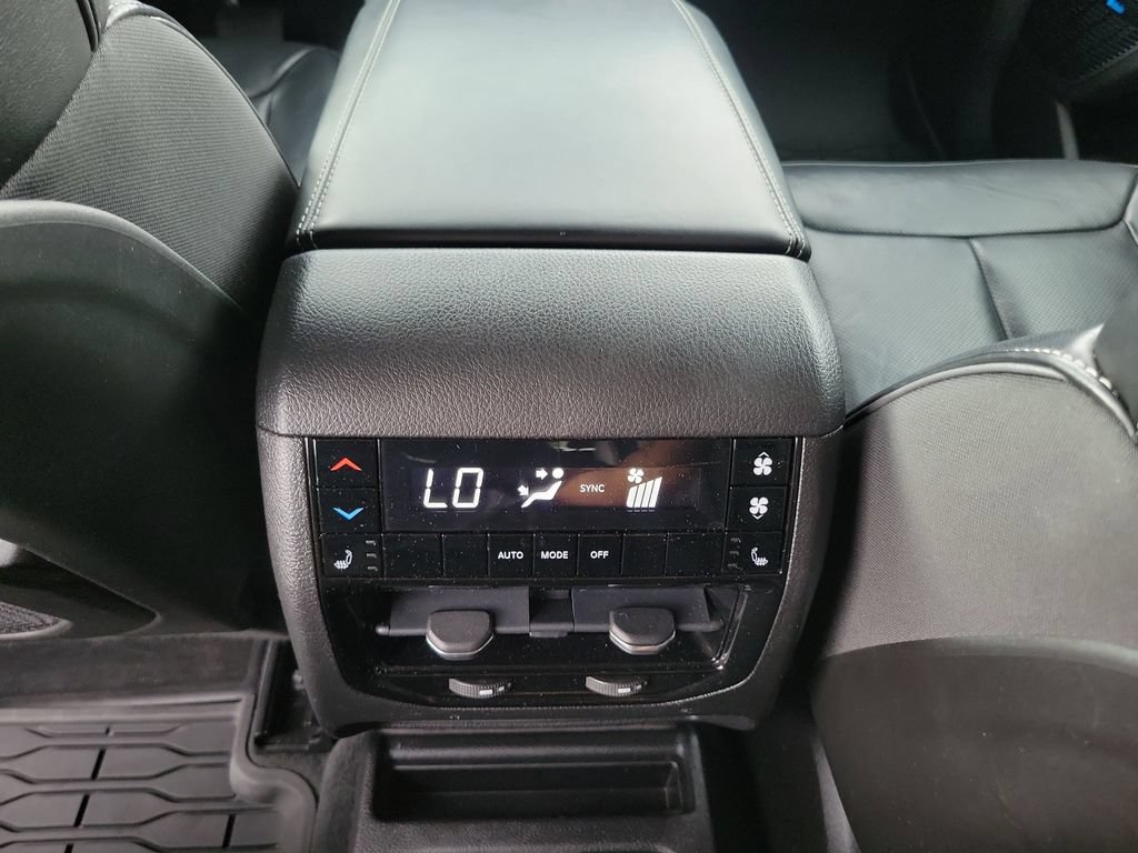 Used 2023 Jeep Grand Cherokee L Overland AWD/4WD image 15
