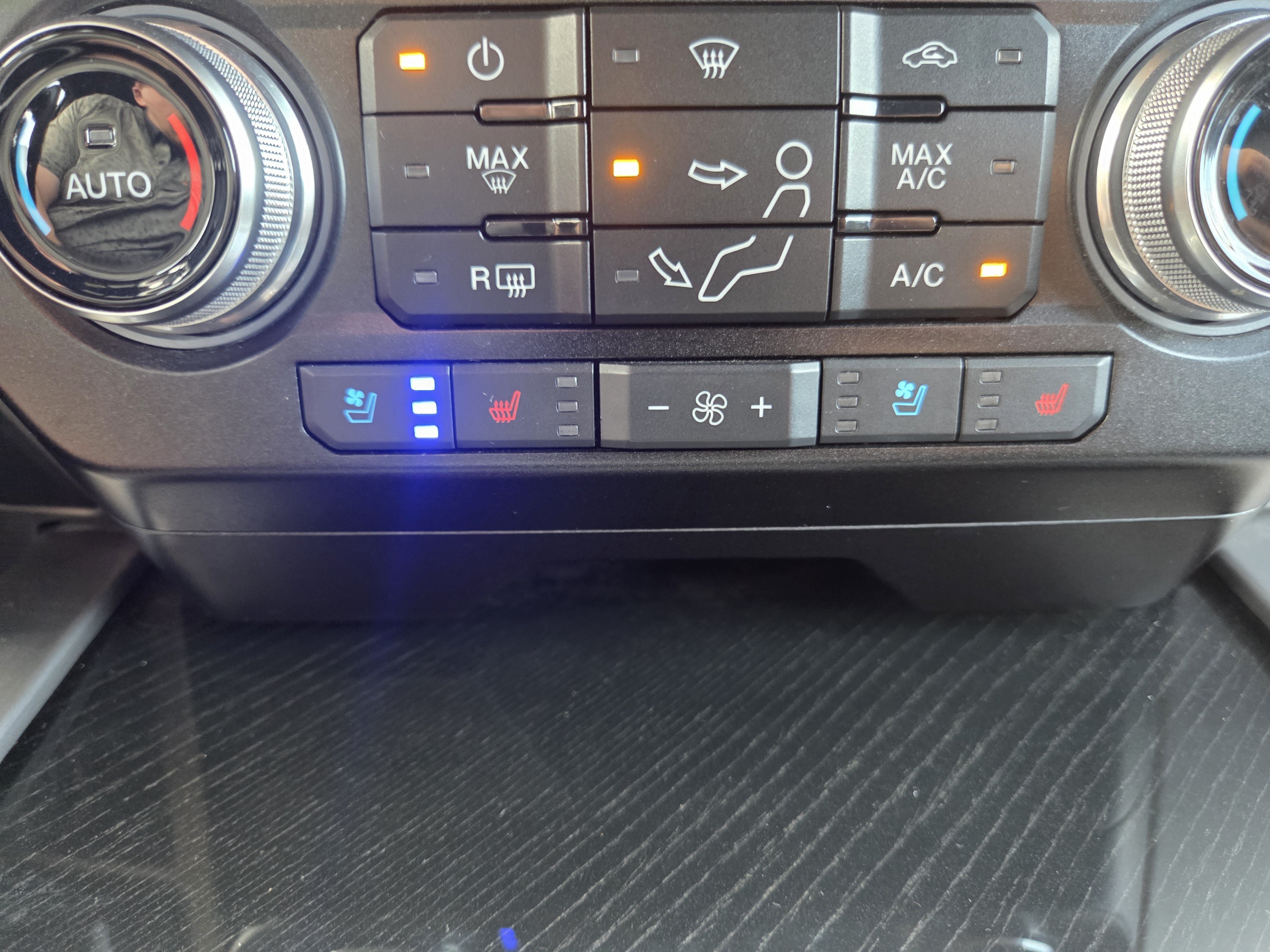 Certified 2020 Ford F350 Platinum AWD/4WD image 24