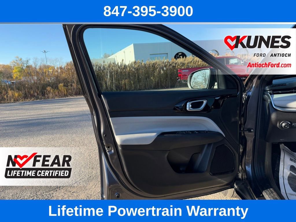 Used 2024 Jeep Compass Limited image 28