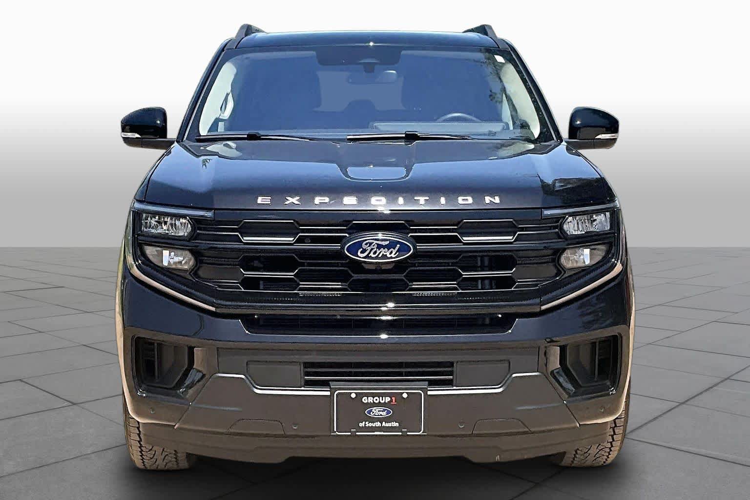 Certified 2025 Ford Expedition Active AWD/4WD image 4
