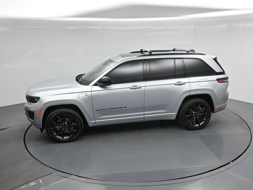 Used 2023 Jeep Grand Cherokee 30th Anniversary AWD/4WD image 44