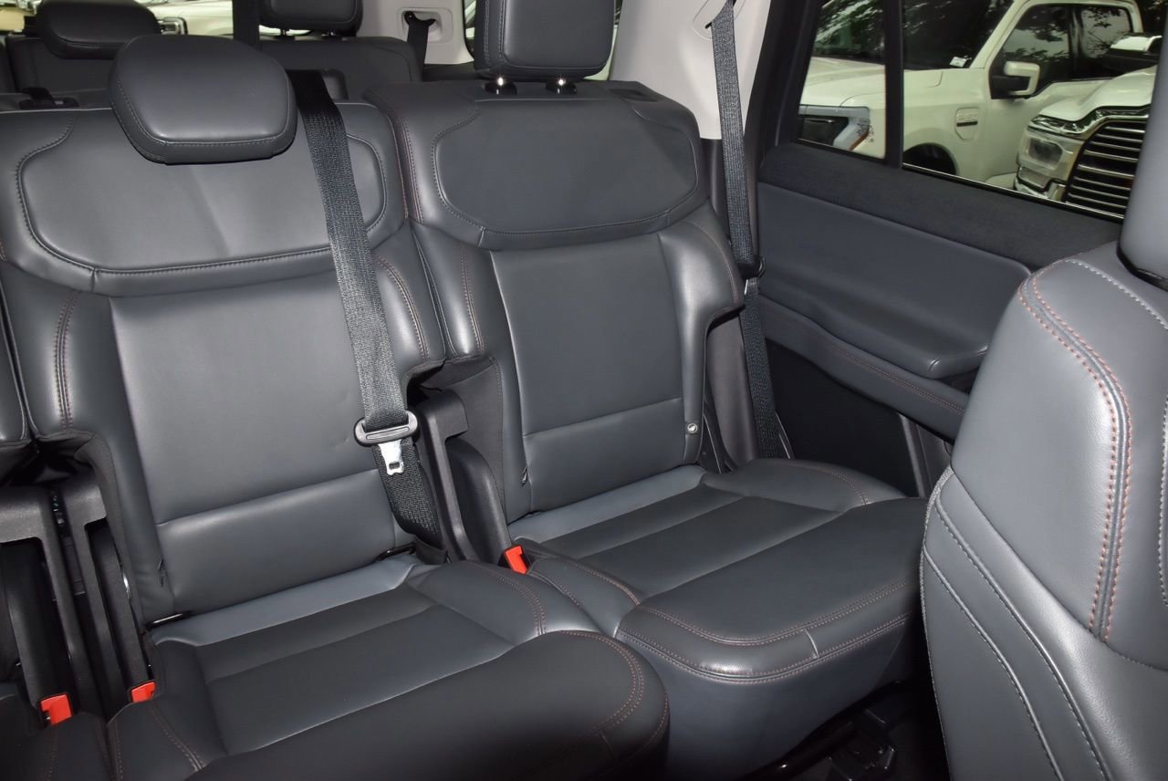 Certified 2025 Ford Expedition Active AWD/4WD image 23