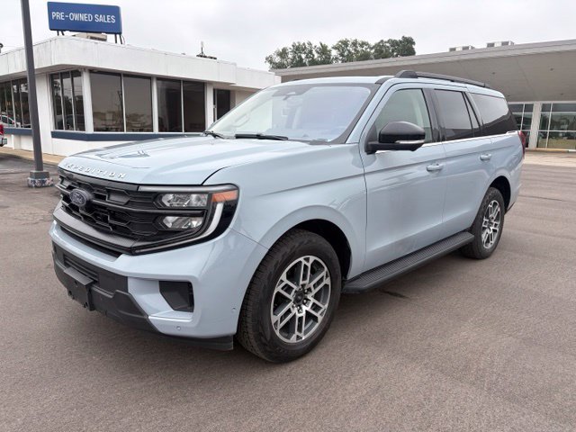 Certified 2025 Ford Expedition Active AWD/4WD image 7