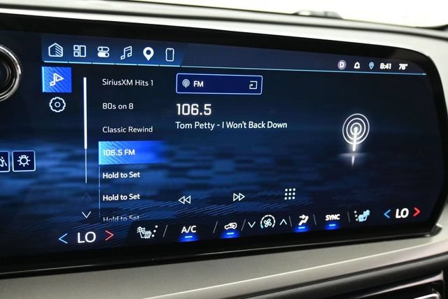 Used 2025 Chevrolet Traverse LT FWD image 21