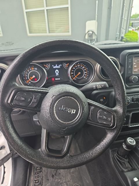 Used 2021 Jeep Gladiator Sport w/ Trailer Tow Package AWD/4WD image 10
