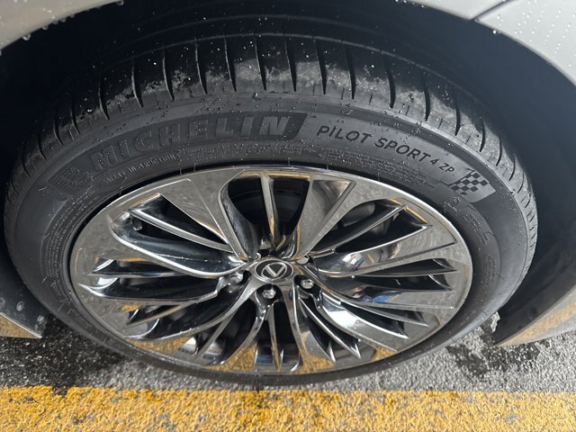 Used 2019 Lexus LS 500 w/ Interior Upgrade Package RWD image 5