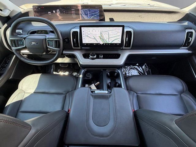 Certified 2025 Ford Expedition Active AWD/4WD image 3