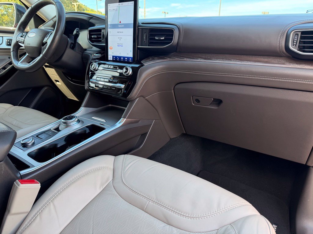 Certified 2023 Ford Explorer Platinum w/ Technology Package AWD/4WD image 19