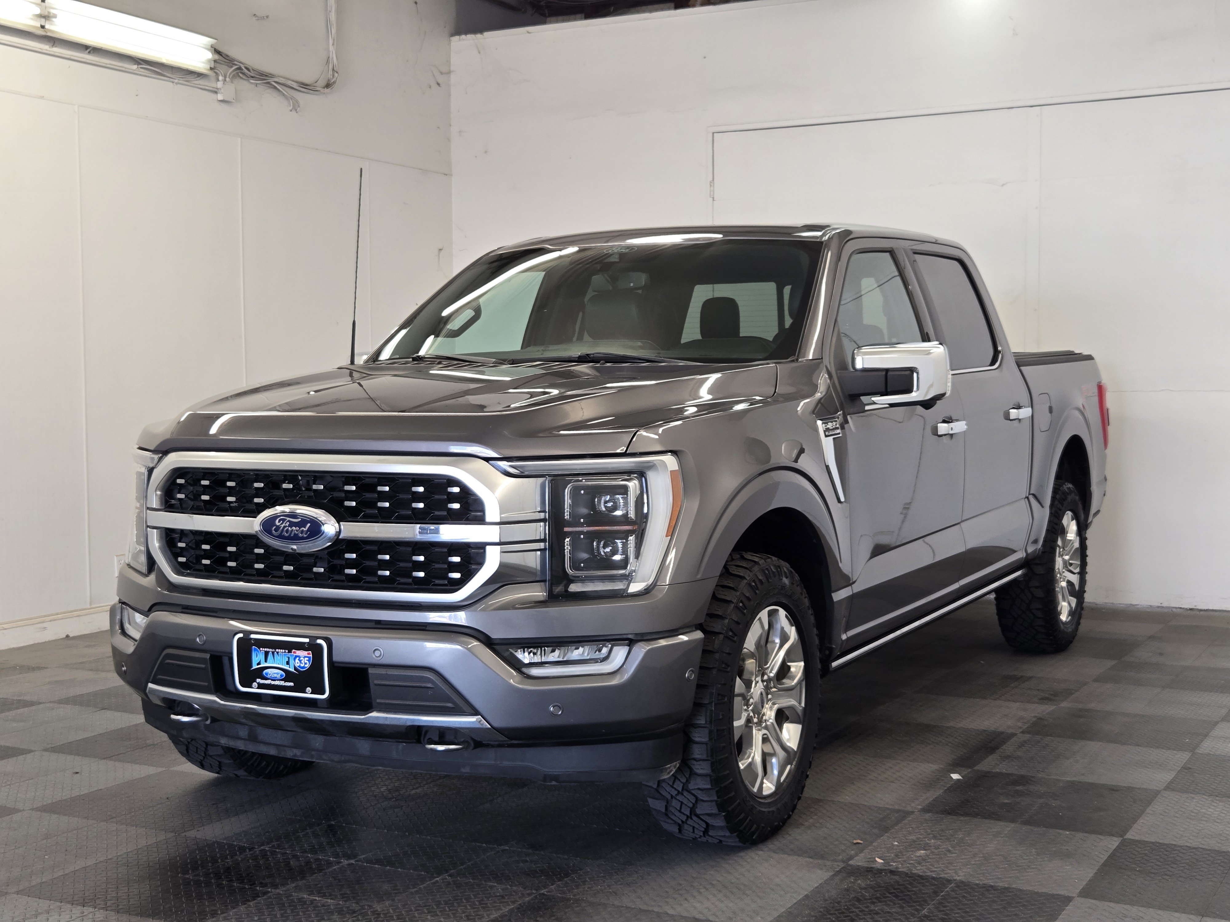 Certified 2022 Ford F150 Platinum w/ Equipment Group 701A High AWD/4WD image 4