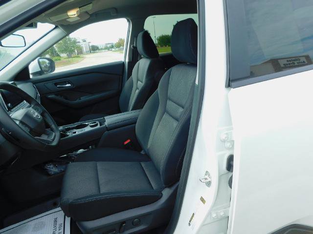 Used 2026 Nissan Rogue SV AWD/4WD image 14