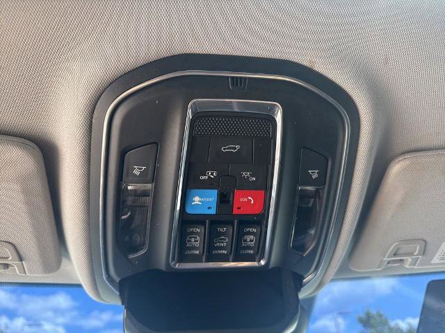 Used 2021 Jeep Grand Cherokee L Limited AWD/4WD image 21