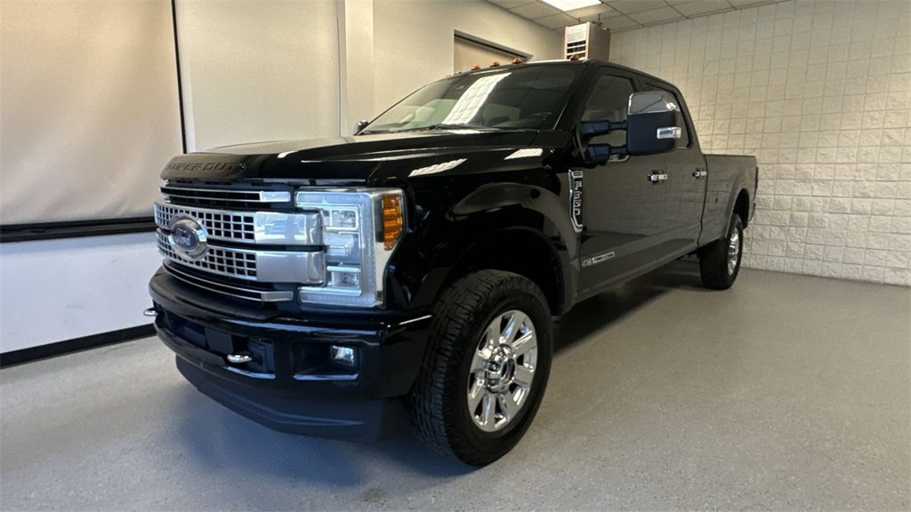 Certified 2017 Ford F350 Platinum w/ Platinum Ultimate Package image 14