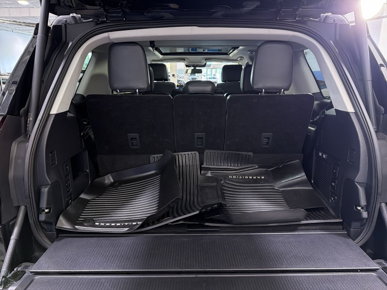 Certified 2025 Ford Expedition Active AWD/4WD image 29