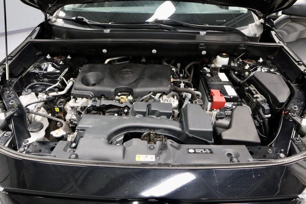 Used 2023 Toyota RAV4 LE AWD/4WD image 16