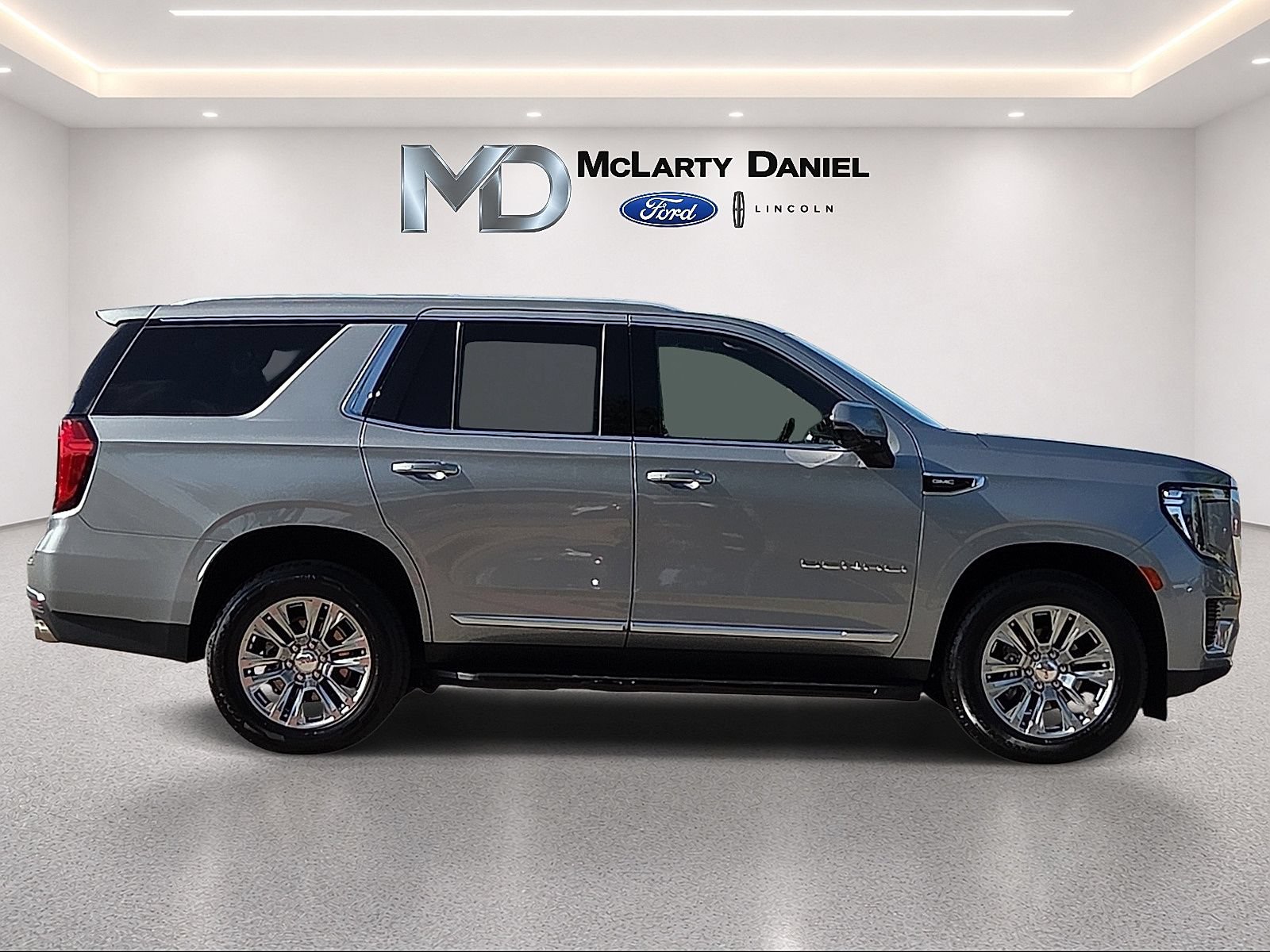 Used 2023 GMC Yukon Denali AWD/4WD image 6