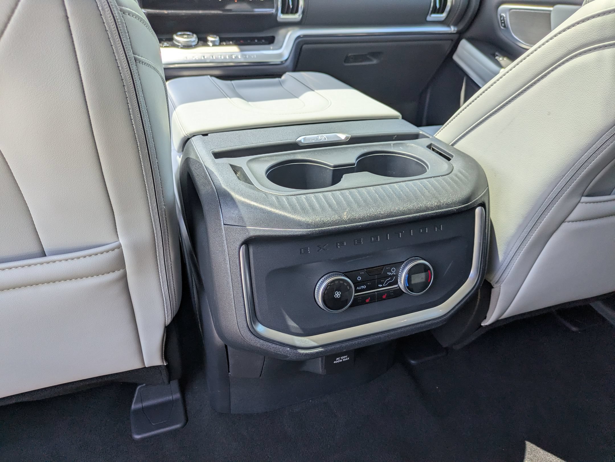 Certified 2025 Ford Expedition Max Platinum w/ Driver's Package AWD/4WD image 30