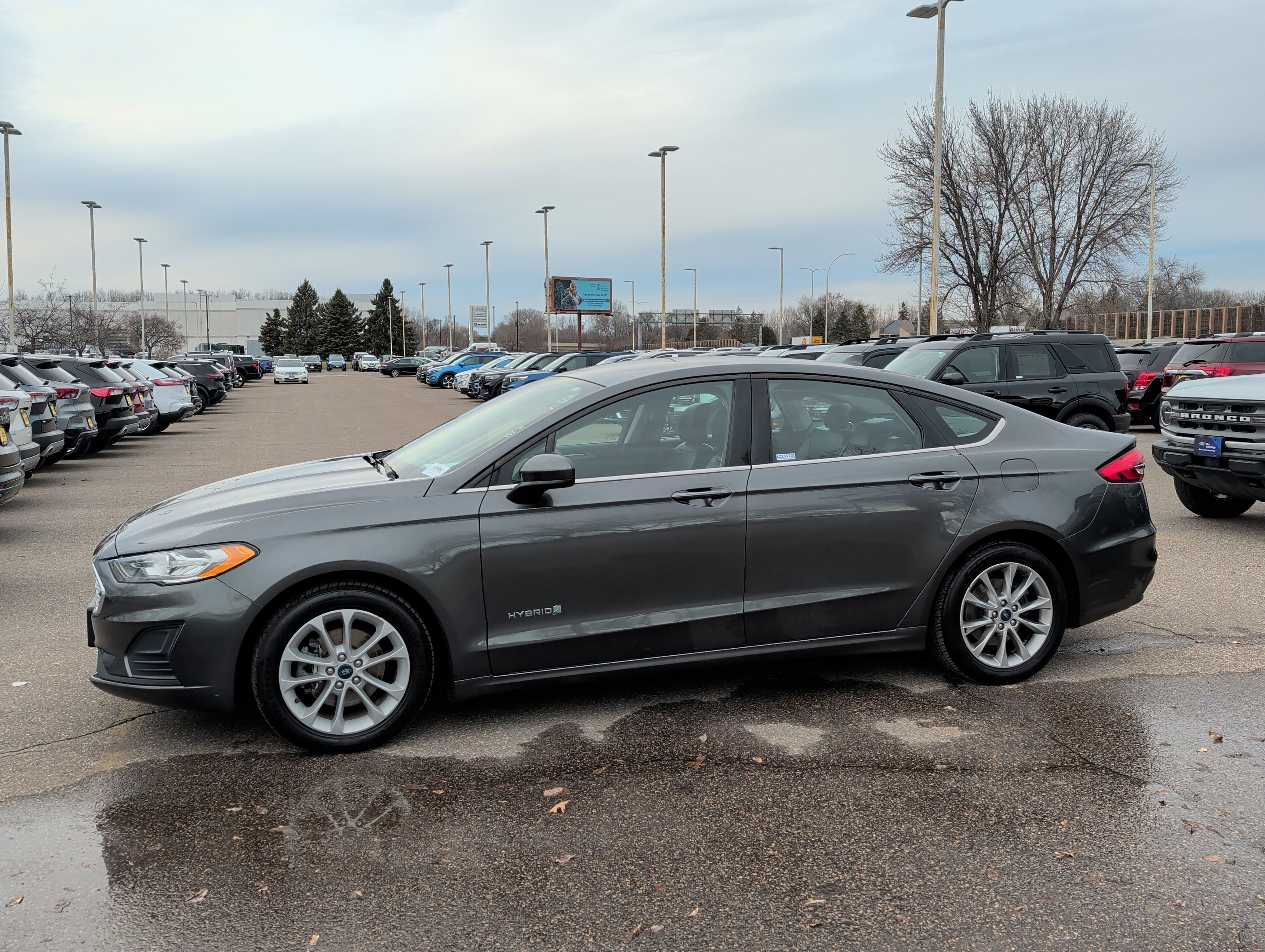 Certified 2019 Ford Fusion SE image 4