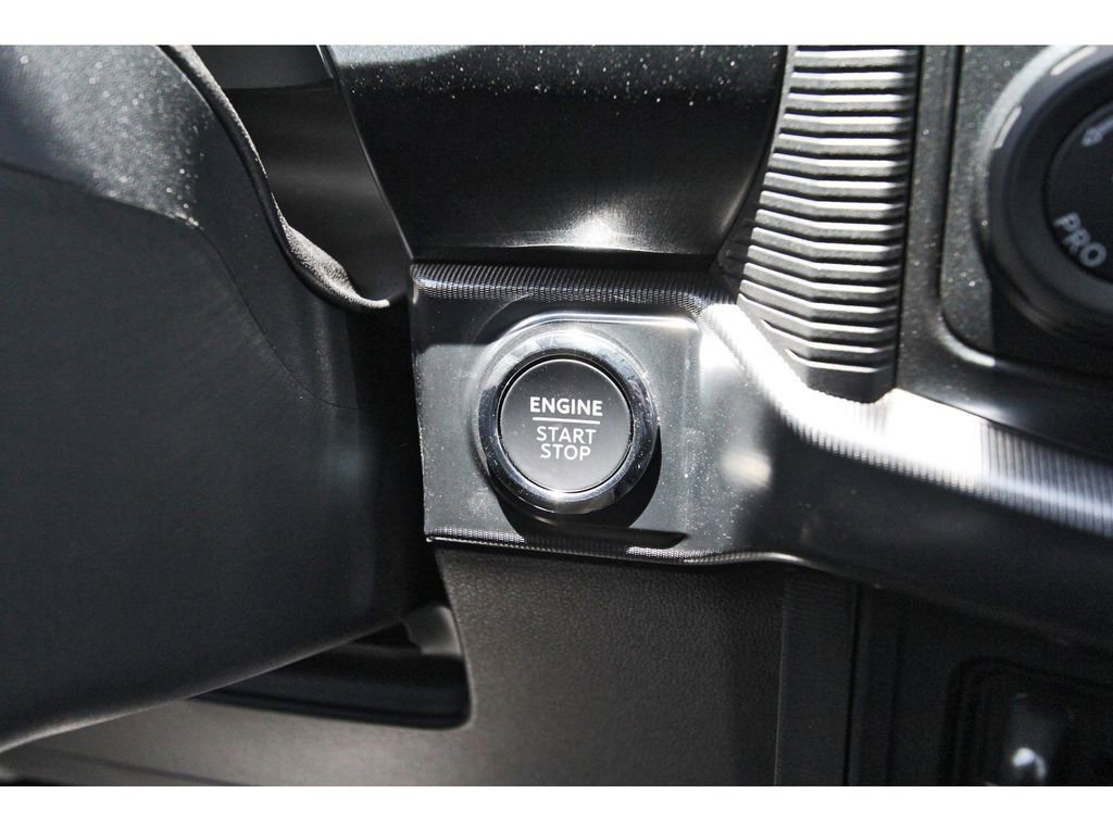 Certified 2025 Ford F150 Platinum w/ Equipment Group 702A High AWD/4WD image 20