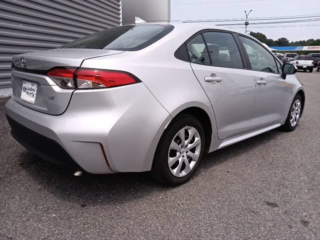 Used 2024 Toyota Corolla LE FWD image 3