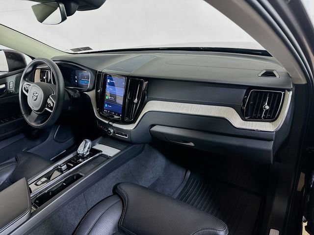 Used 2022 Volvo XC60 B5 Inscription w/ Climate Package image 12