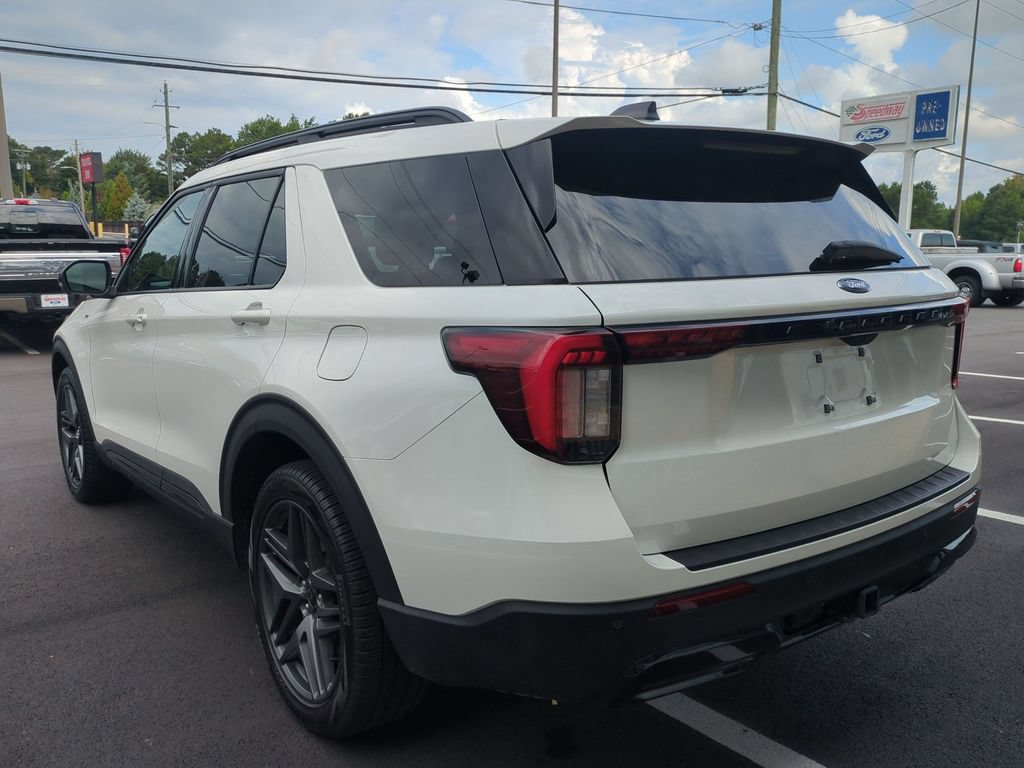 Certified 2025 Ford Explorer ST-Line w/ Premium Package AWD/4WD image 9
