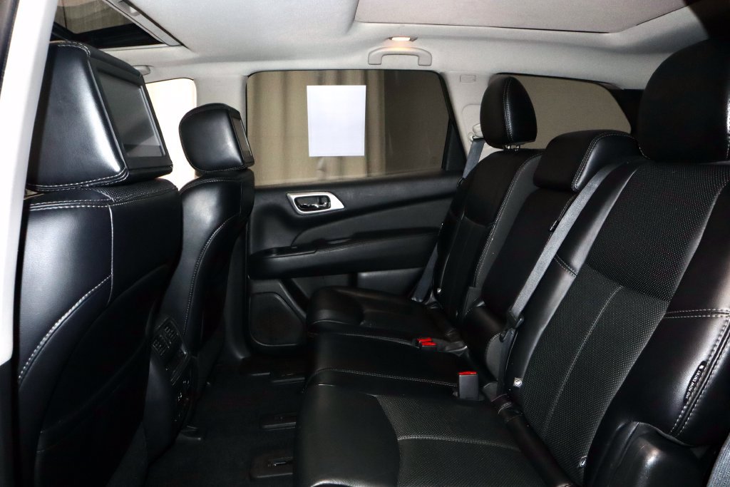 Used 2020 Nissan Pathfinder Platinum AWD/4WD image 22