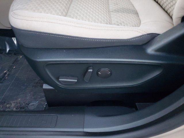 Certified 2020 Ford Escape SE image 14