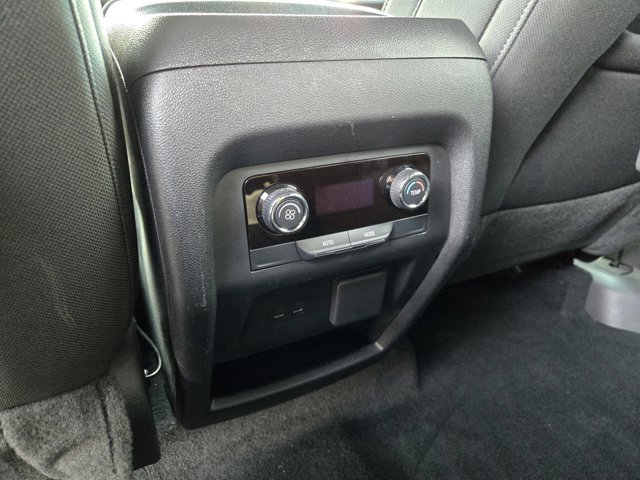 Used 2024 Chevrolet Traverse LT FWD image 11