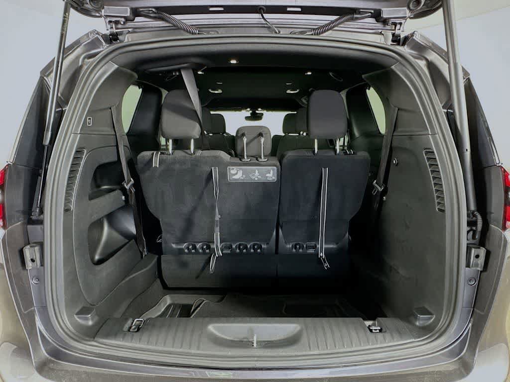 Used 2021 Chrysler Pacifica Touring w/ S Appearance Package FWD image 21