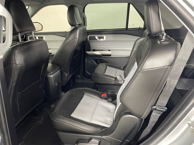 Certified 2022 Ford Explorer XLT w/ Equipment Group 202A RWD image 17