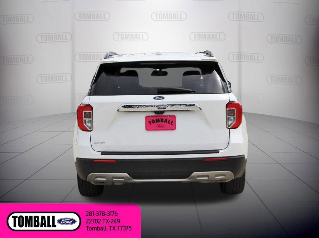 Certified 2022 Ford Explorer XLT w/ Equipment Group 202A image 4